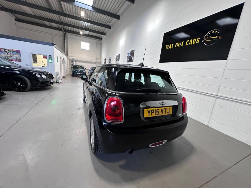 MINI HATCH