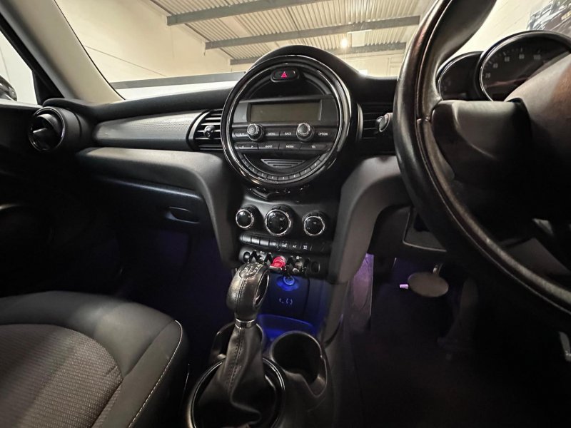 MINI HATCH
