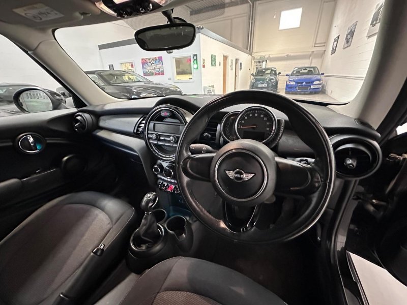 MINI HATCH