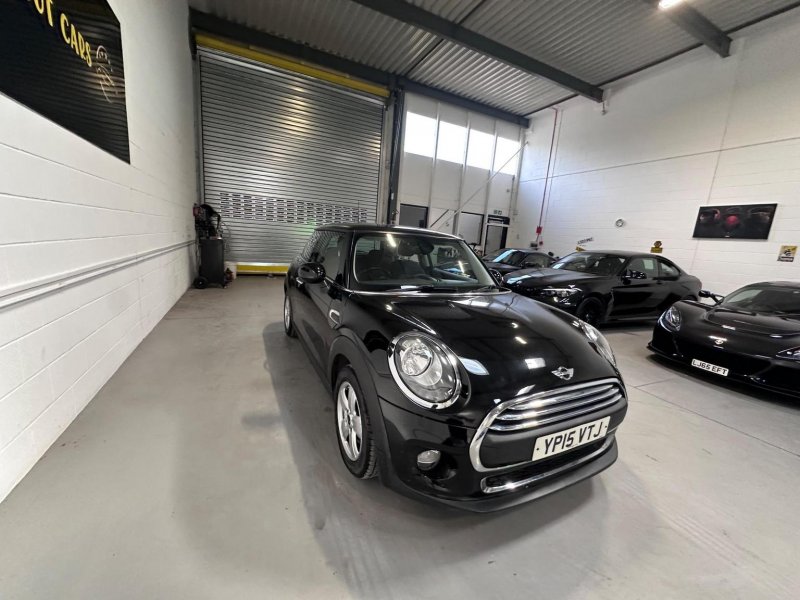MINI HATCH
