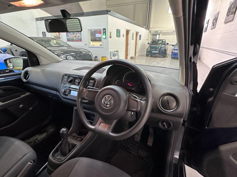 VOLKSWAGEN UP