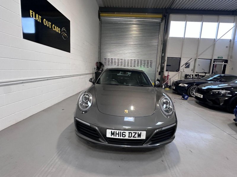 PORSCHE 911