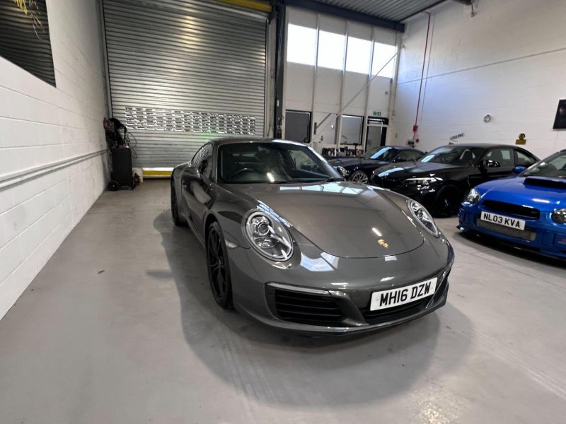 PORSCHE 911