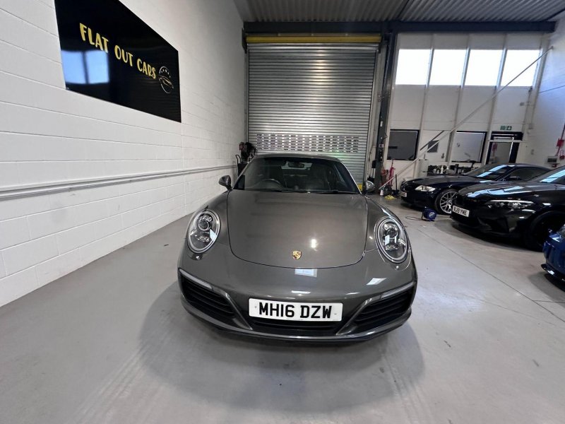 PORSCHE 911