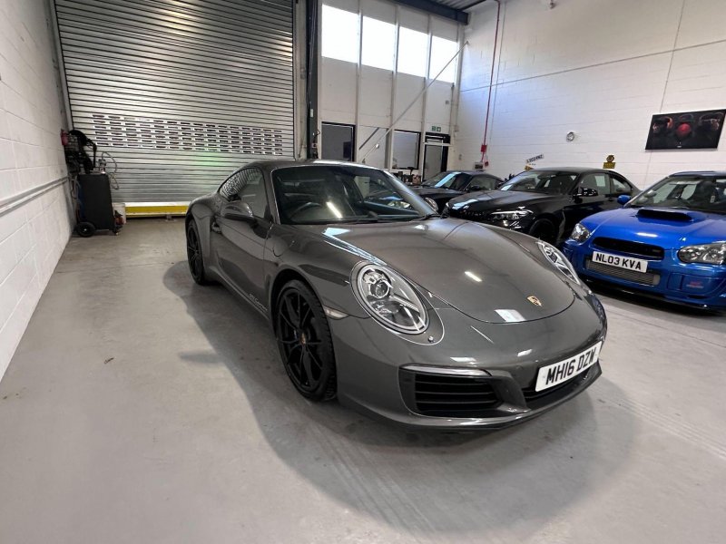 PORSCHE 911